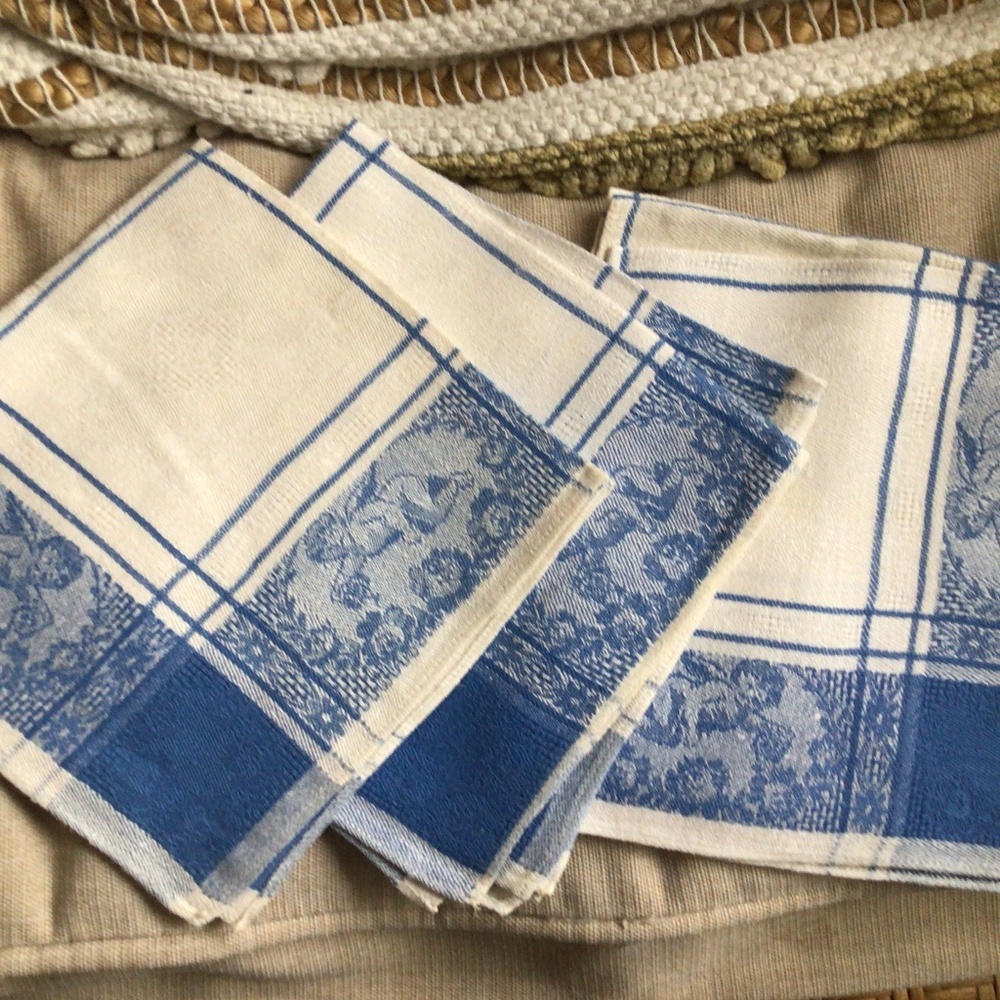 Vintage unused 6 Irish linen napkins